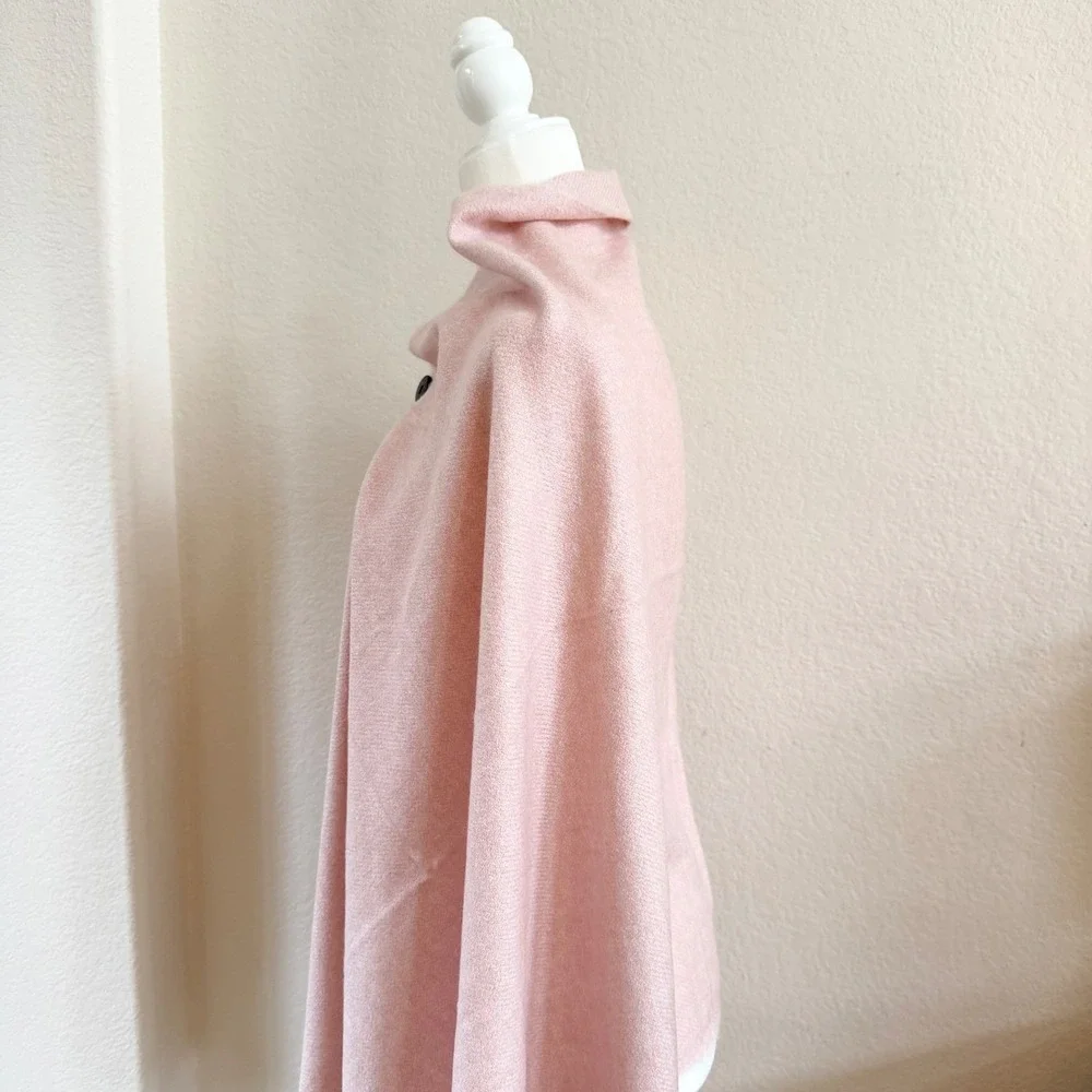 Magic Scarf Company Pink Button Front Fringe Poncho Wrap Cape One Size NWT‎